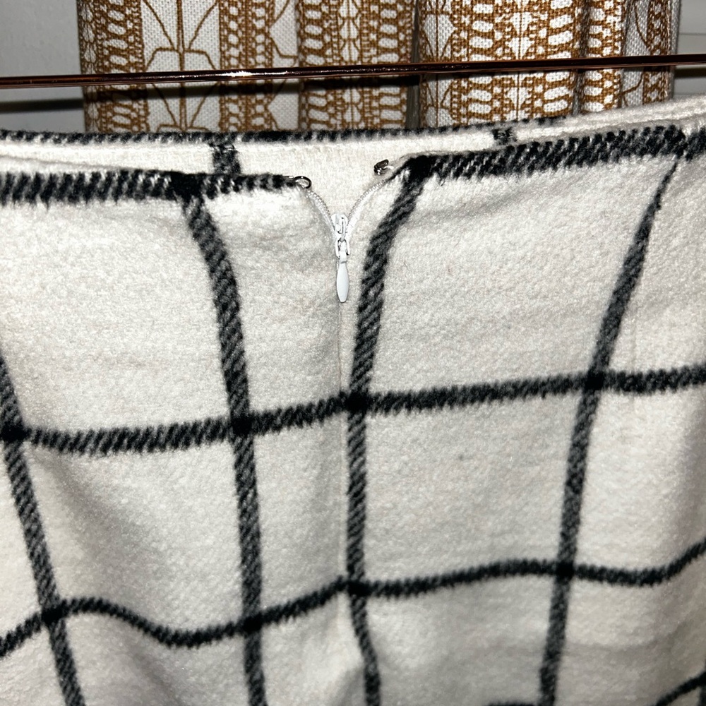 Altar's State White and Black Plaid Skirt - Picture 4 of 4
